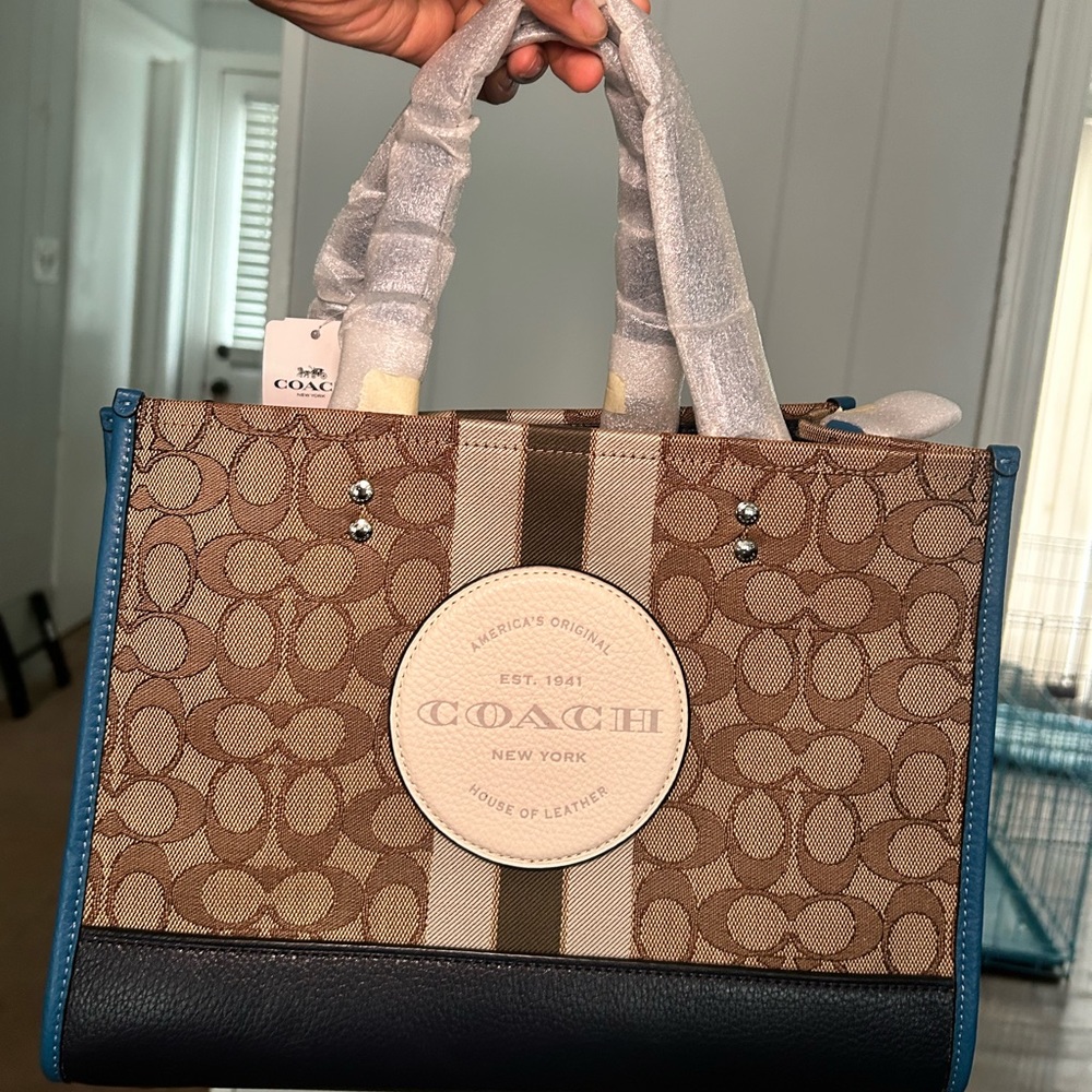 BRAND NEW! Americas original est. 1941 COACH New York house of leather handbag